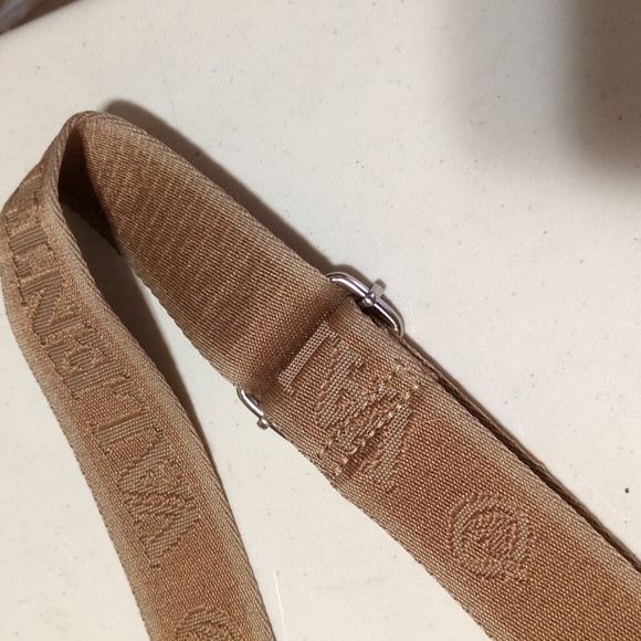 Upgrade Your Style with the Orlandi Valentino Crossbody Bag - Vegan Leather - Picture 9 of 14